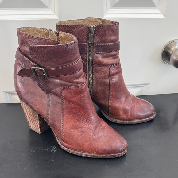 Frye Rich Brown Leather Heeled Boots - Picture 3 of 13